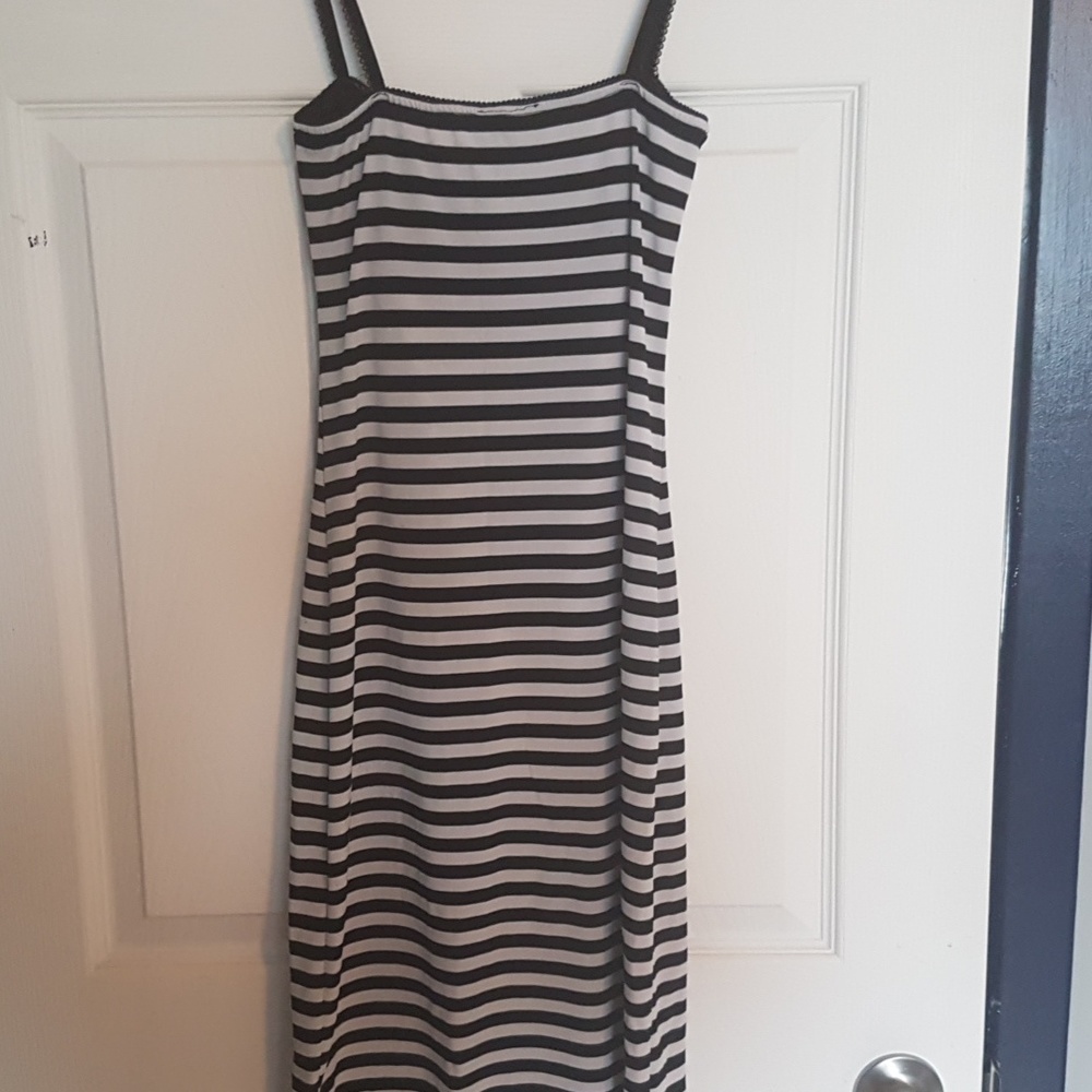 Dress - Picture 4 of 7
